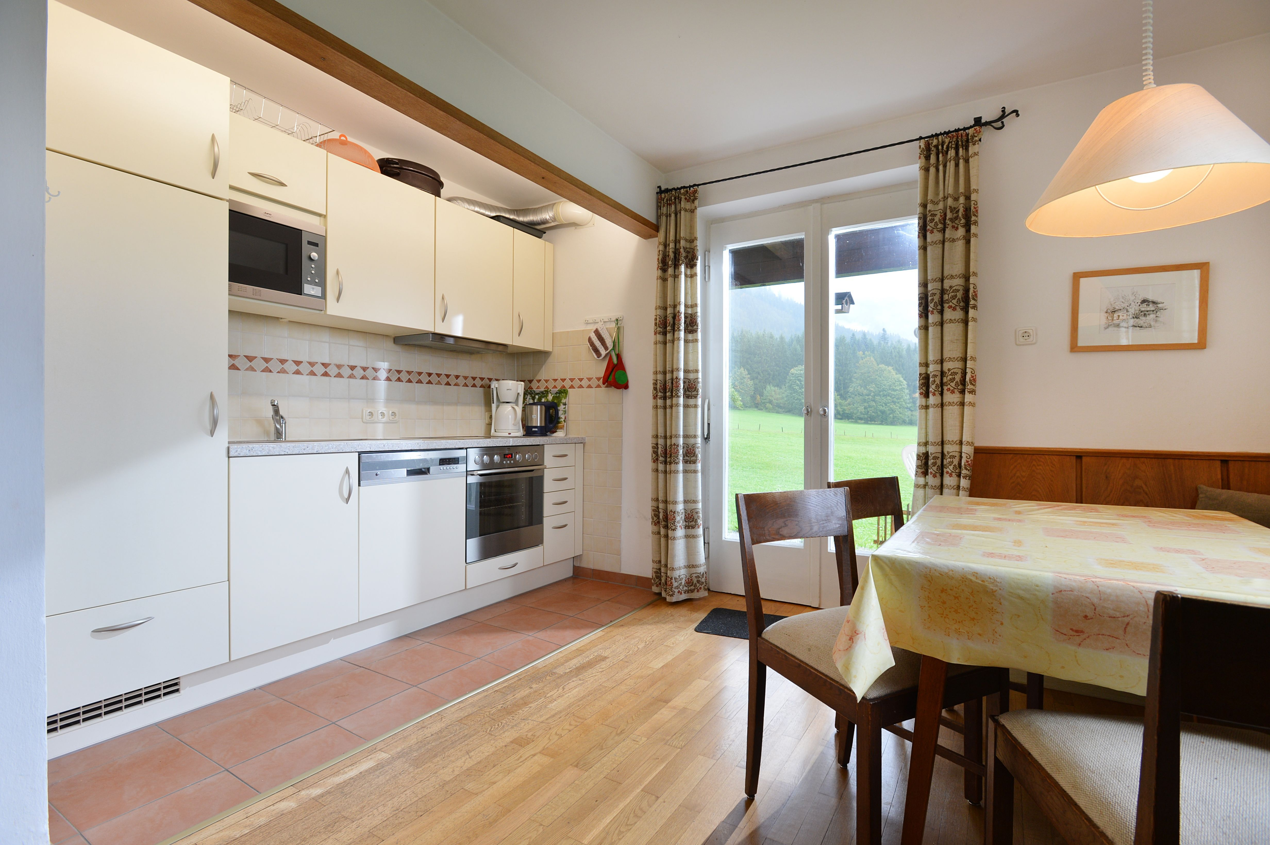 Ferienwohnung-Sonnseite-Going-Aschauerweg-75-Susanne-Martin-Kueche